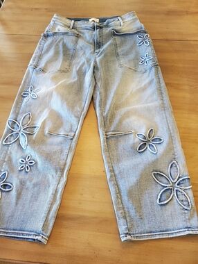 Driftwood Jeans Barrel Leg Light Wash Floral Embroidered.